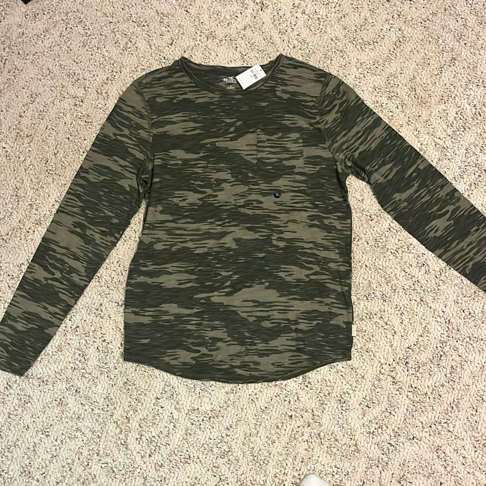 Army print hollister long sleeved tee
